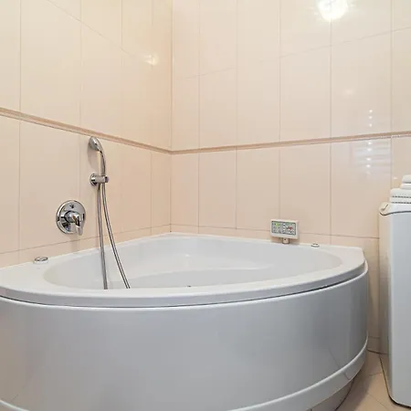 Town Hall With Jacuzzi By Urban Rent *